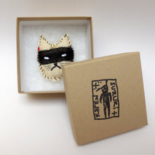 Load image into Gallery viewer, Bad Cat Brooch
