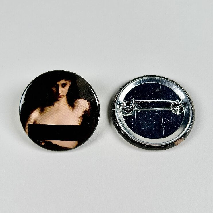 Front and back of Sappho badge 