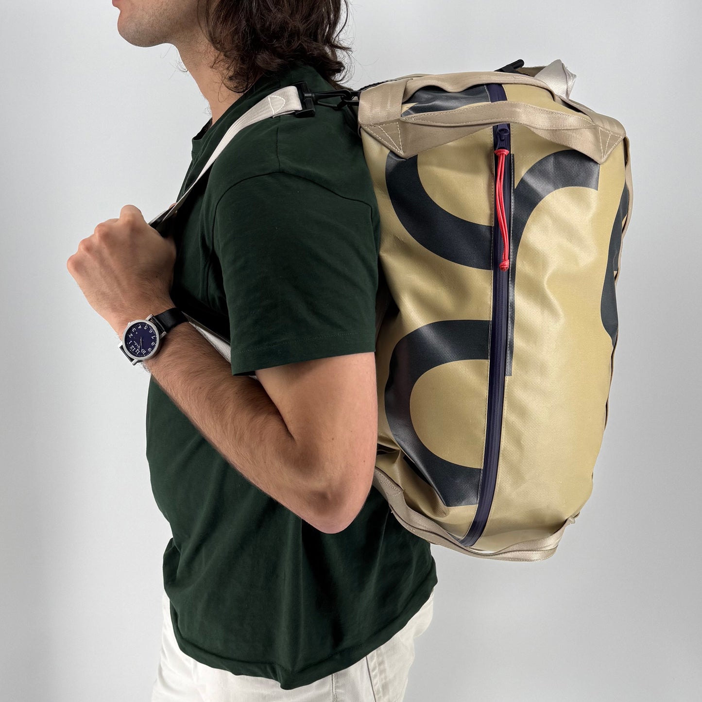 The Traveller Bag by Oscar Munro